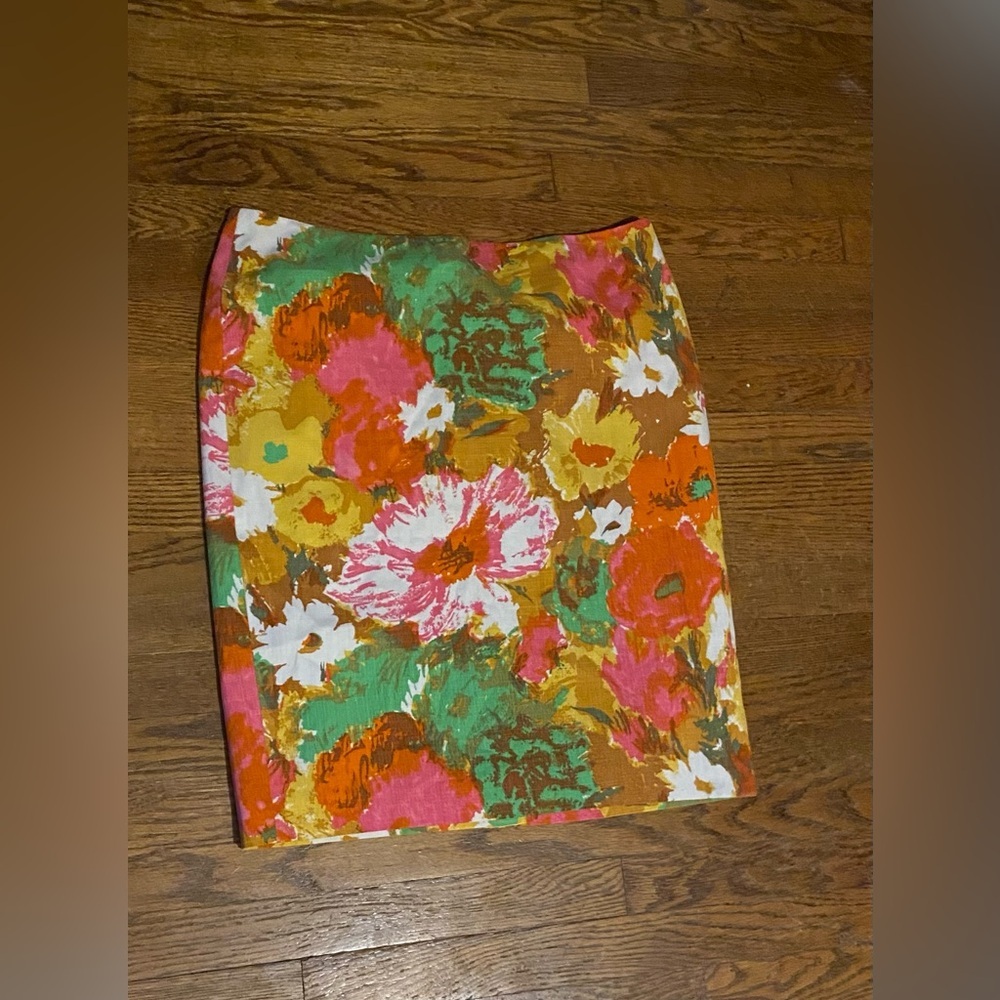 Talbots Flower Pencil Skirt-like new excellent condition